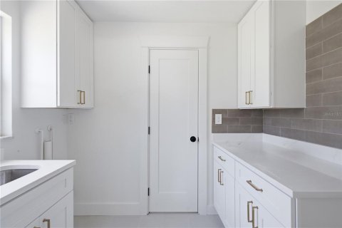 House in Dunedin, Florida 2 bedrooms, 136.57 sq.m. № 2231437 - photo 30