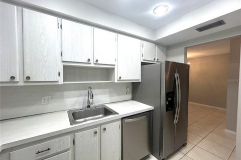 Condominio en alquiler en Tampa, Florida, 2 dormitorios, 87.14 m2 № 1918186 - foto 9
