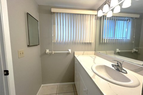 Condominio en alquiler en Tampa, Florida, 2 dormitorios, 87.14 m2 № 1918186 - foto 16
