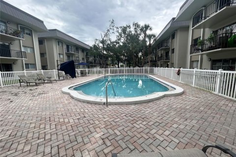 Condominio en alquiler en Tampa, Florida, 2 dormitorios, 87.14 m2 № 1918186 - foto 2
