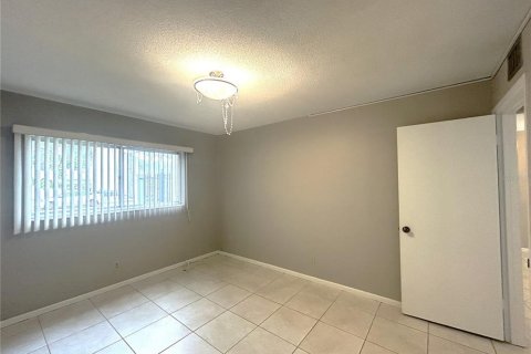 Condominio en alquiler en Tampa, Florida, 2 dormitorios, 87.14 m2 № 1918186 - foto 12