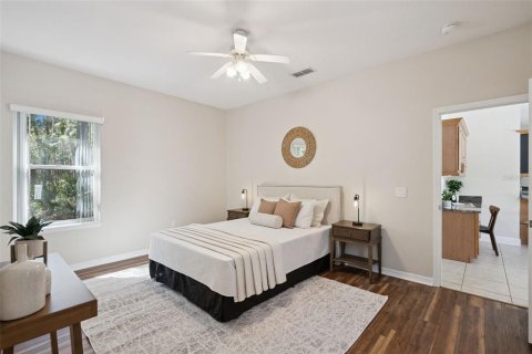 House in Deltona, Florida 4 bedrooms, 254.55 sq.m. № 2114990 - photo 29