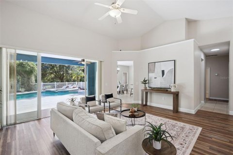 House in Deltona, Florida 4 bedrooms, 254.55 sq.m. № 2114990 - photo 10