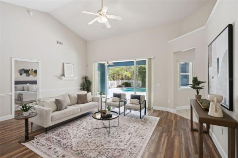 House in Deltona, Florida 4 bedrooms, 254.55 sq.m. № 2114990 - photo 11