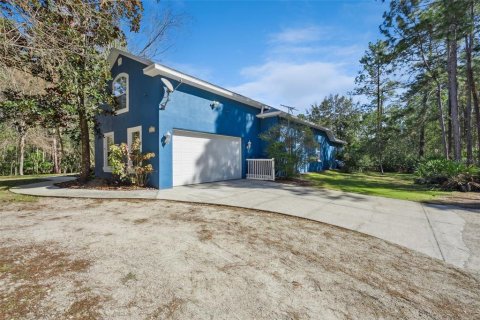 House in Deltona, Florida 4 bedrooms, 254.55 sq.m. № 2114990 - photo 4