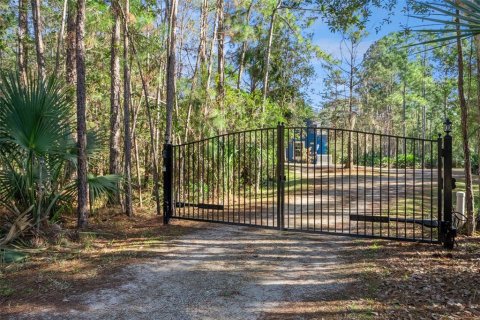 House in Deltona, Florida 4 bedrooms, 254.55 sq.m. № 2114990 - photo 8
