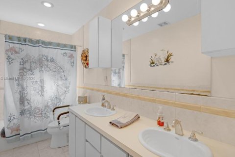 Casa en venta en Miami, Florida, 4 dormitorios, 180.97 m2 № 1842481 - foto 6