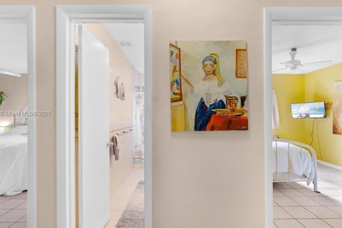 Casa en venta en Miami, Florida, 4 dormitorios, 180.97 m2 № 1842481 - foto 5