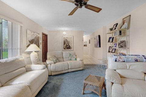 Casa en venta en Miami, Florida, 4 dormitorios, 180.97 m2 № 1842481 - foto 10