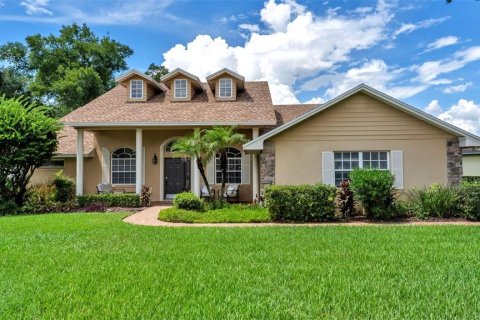 House in Lakeland, Florida 4 bedrooms, 223.43 sq.m. № 2348244