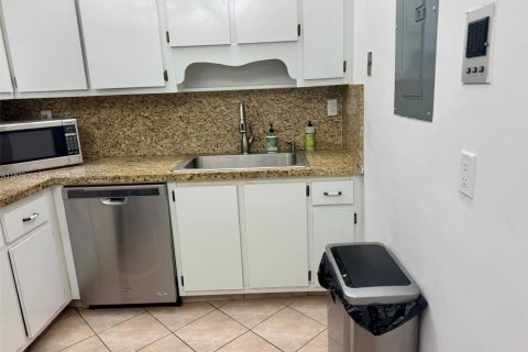 Condo in Sunny Isles Beach, Florida, 2 bedrooms  № 1817736 - photo 6