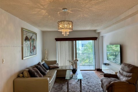 Condo in Sunny Isles Beach, Florida, 2 bedrooms  № 1817736 - photo 12