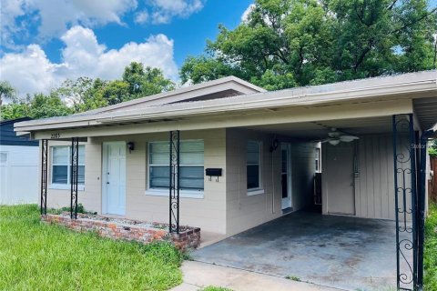 House in Orlando, Florida 2 bedrooms, 83.61 sq.m. № 1900230 - photo 1