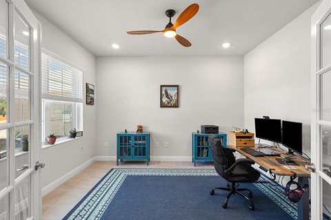 House in Hudson, Florida 4 bedrooms, 190.45 sq.m. № 2157546 - photo 7