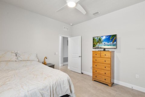 House in Hudson, Florida 4 bedrooms, 190.45 sq.m. № 2157546 - photo 30