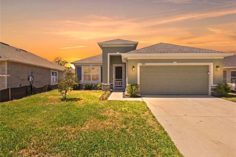 House in Hudson, Florida 4 bedrooms, 190.45 sq.m. № 2157546