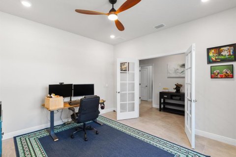 House in Hudson, Florida 4 bedrooms, 190.45 sq.m. № 2157546 - photo 8