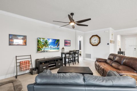House in Hudson, Florida 4 bedrooms, 190.45 sq.m. № 2157546 - photo 18