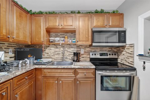 Condo in Sunrise, Florida, 1 bedroom  № 2034128 - photo 7