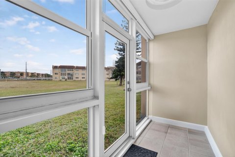 Condo in Sunrise, Florida, 1 bedroom  № 2034128 - photo 19