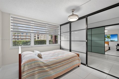 Condo in Sunrise, Florida, 1 bedroom  № 2034128 - photo 13