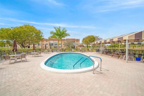 Condo in Sunrise, Florida, 1 bedroom  № 2034128 - photo 22