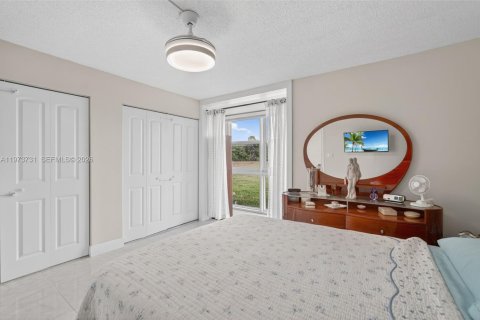 Condo in Sunrise, Florida, 1 bedroom  № 2034128 - photo 17