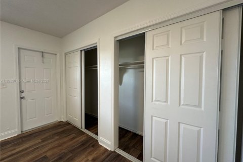 Снять в аренду квартиру в Холливуд, Флорида 1 спальня, № 1975059 - фото 21