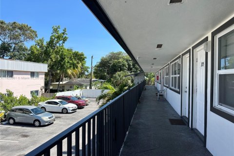 Снять в аренду квартиру в Холливуд, Флорида 1 спальня, № 1975059 - фото 25