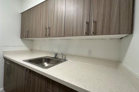 Снять в аренду квартиру в Холливуд, Флорида 1 спальня, № 1975059 - фото 9