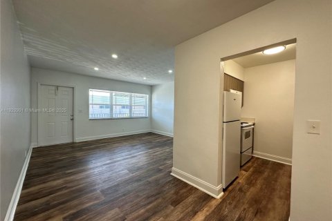 Снять в аренду квартиру в Холливуд, Флорида 1 спальня, № 1975059 - фото 5