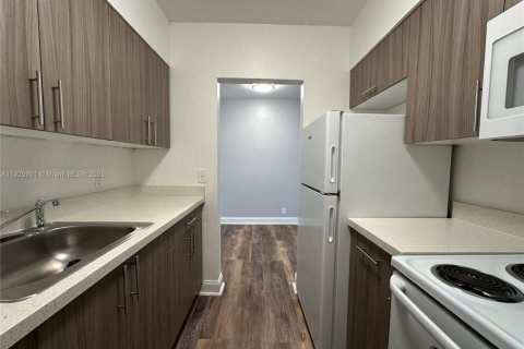 Снять в аренду квартиру в Холливуд, Флорида 1 спальня, № 1975059 - фото 7