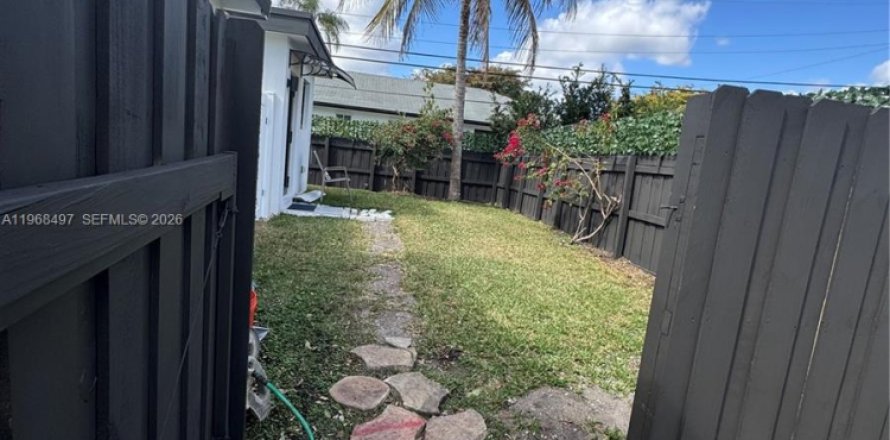 Appartement à Miramar, Floride 1 chambre, 118.73 m2 № 2031587