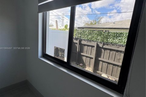 Appartement à louer à Miramar, Floride: 1 chambre, 118.73 m2 № 2031587 - photo 12