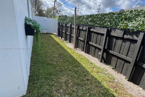 Appartement à louer à Miramar, Floride: 1 chambre, 118.73 m2 № 2031587 - photo 5