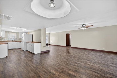 Casa en venta en Cape Coral, Florida, 3 dormitorios, 161.65 m2 № 1997738 - foto 21