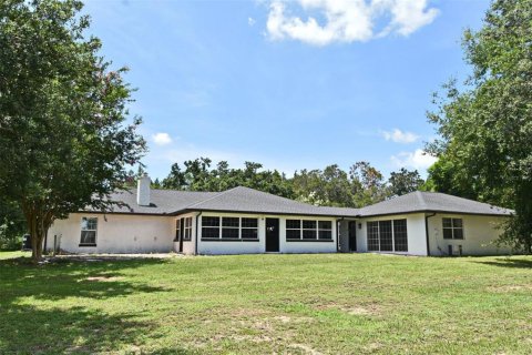 House in Yalaha, Florida 3 bedrooms, 270.53 sq.m. № 1831248 - photo 5