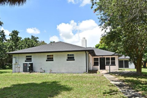 House in Yalaha, Florida 3 bedrooms, 270.53 sq.m. № 1831248 - photo 7