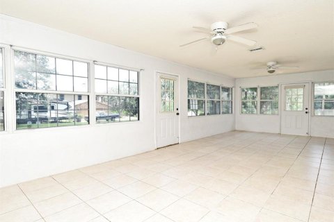 House in Yalaha, Florida 3 bedrooms, 270.53 sq.m. № 1831248 - photo 17