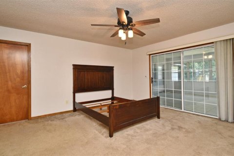 House in Yalaha, Florida 3 bedrooms, 270.53 sq.m. № 1831248 - photo 30