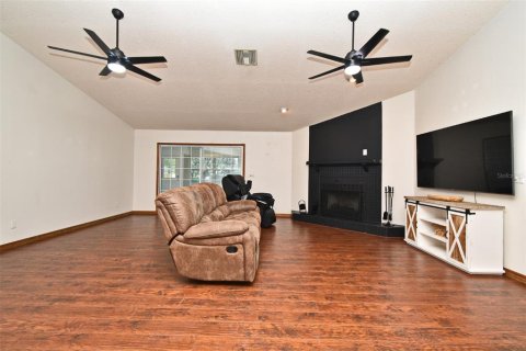 House in Yalaha, Florida 3 bedrooms, 270.53 sq.m. № 1831248 - photo 20