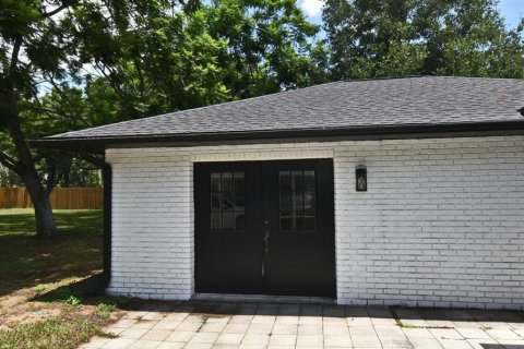 House in Yalaha, Florida 3 bedrooms, 270.53 sq.m. № 1831248 - photo 12
