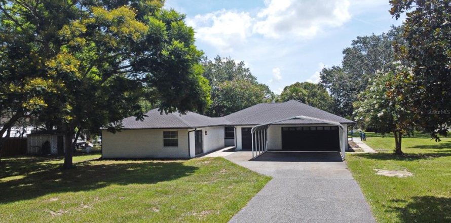 House in Yalaha, Florida 3 bedrooms, 270.53 sq.m. № 1831248