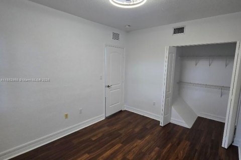 Condominio en alquiler en North Bay Village, Florida, 2 dormitorios, 83.61 m2 № 1871633 - foto 22