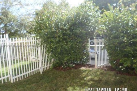 Condominio en alquiler en North Bay Village, Florida, 2 dormitorios, 83.61 m2 № 1871633 - foto 4