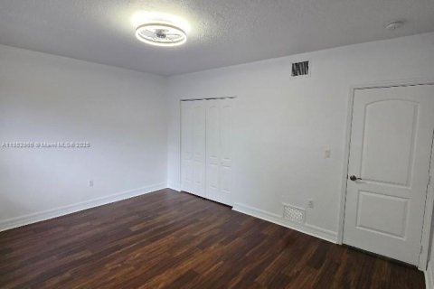 Condominio en alquiler en North Bay Village, Florida, 2 dormitorios, 83.61 m2 № 1871633 - foto 27