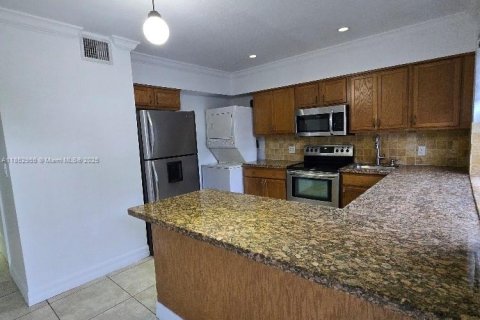 Condominio en alquiler en North Bay Village, Florida, 2 dormitorios, 83.61 m2 № 1871633 - foto 11