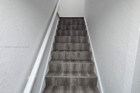 Condominio en alquiler en North Bay Village, Florida, 2 dormitorios, 83.61 m2 № 1871633 - foto 8