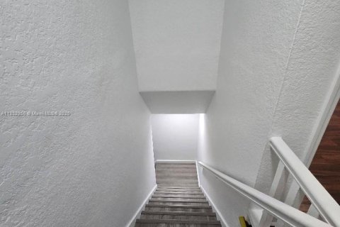 Condominio en alquiler en North Bay Village, Florida, 2 dormitorios, 83.61 m2 № 1871633 - foto 17