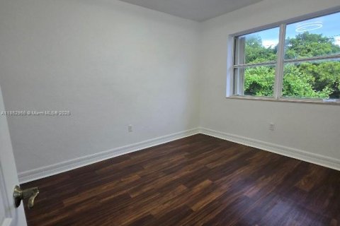 Condominio en alquiler en North Bay Village, Florida, 2 dormitorios, 83.61 m2 № 1871633 - foto 20